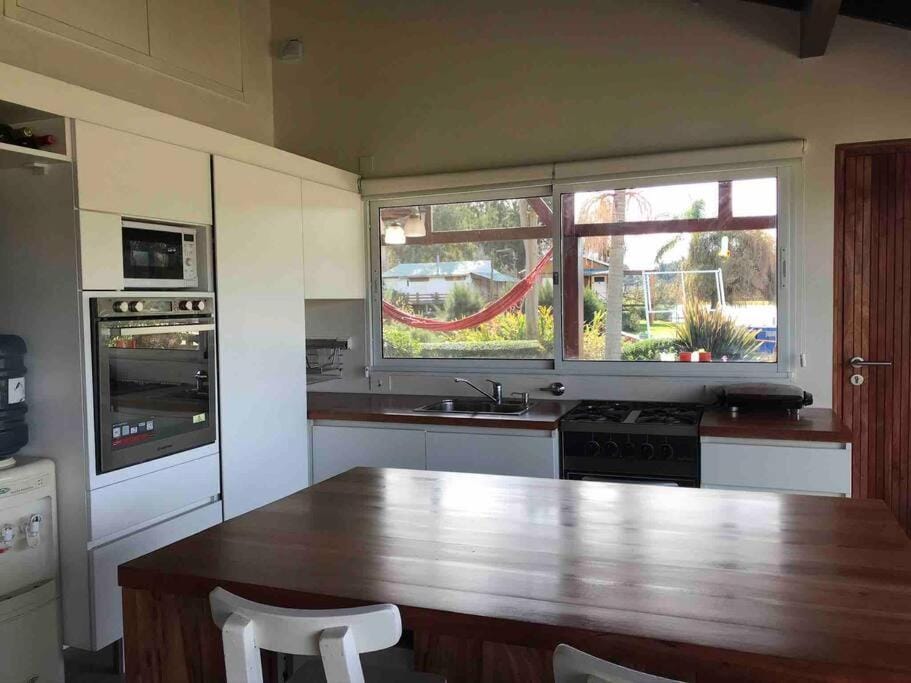 Kitchen or kitchenette, oven, pet friendly