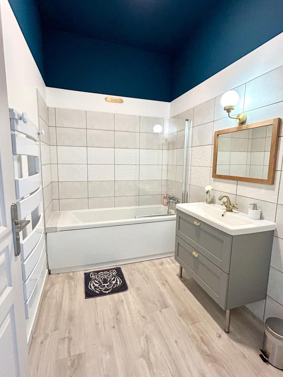 Bathroom, Bath