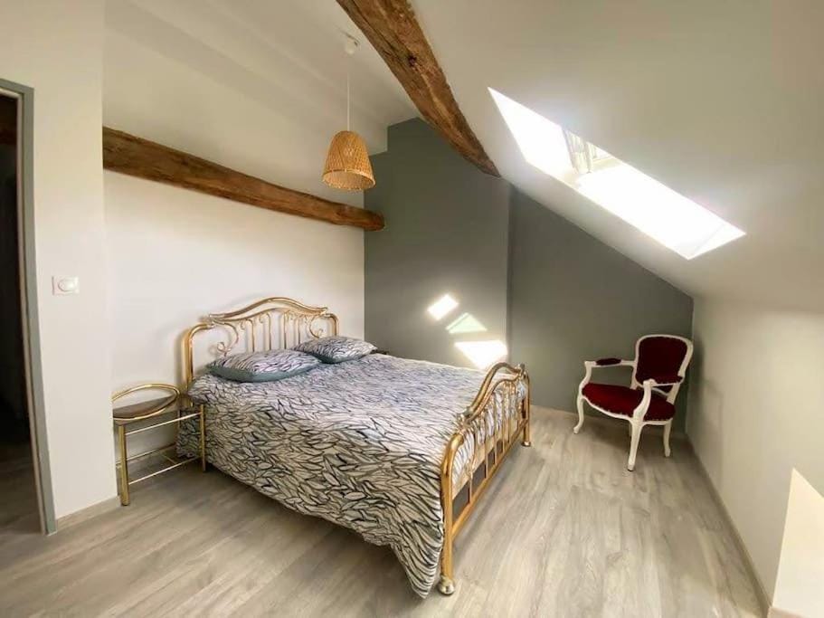 La Maison de J. House in Bourgogne-Franche-Comté