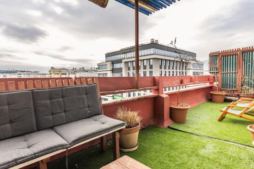 View (from property/room), Balcony/Terrace, Seating area, sunbed