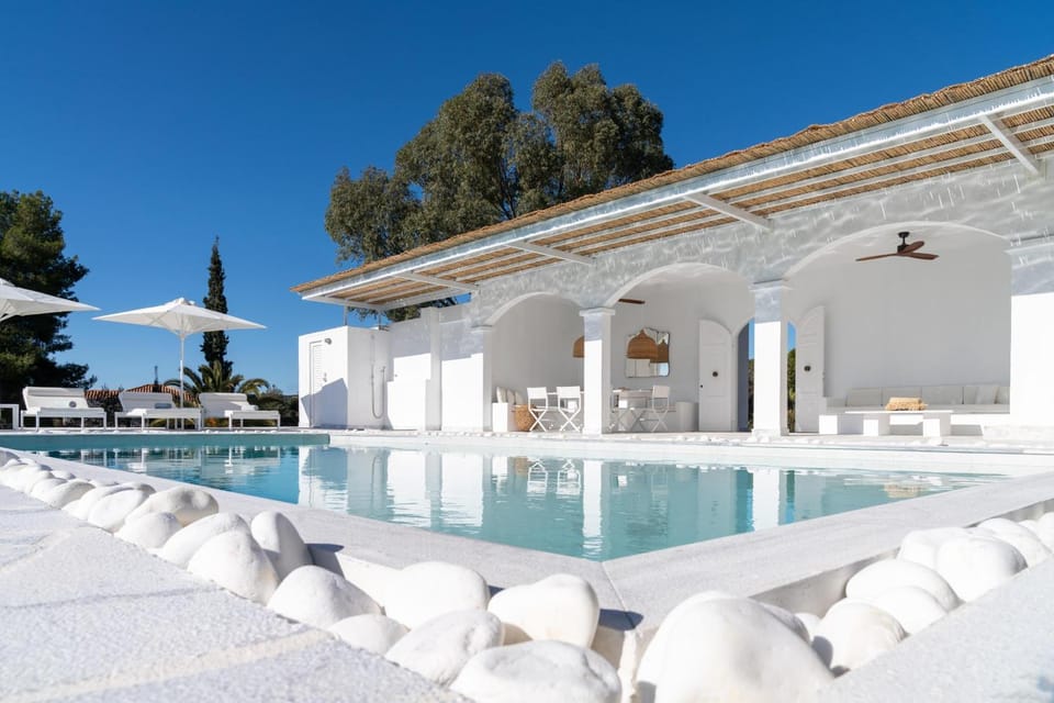 Day, Pool view, Swimming pool, sunbed