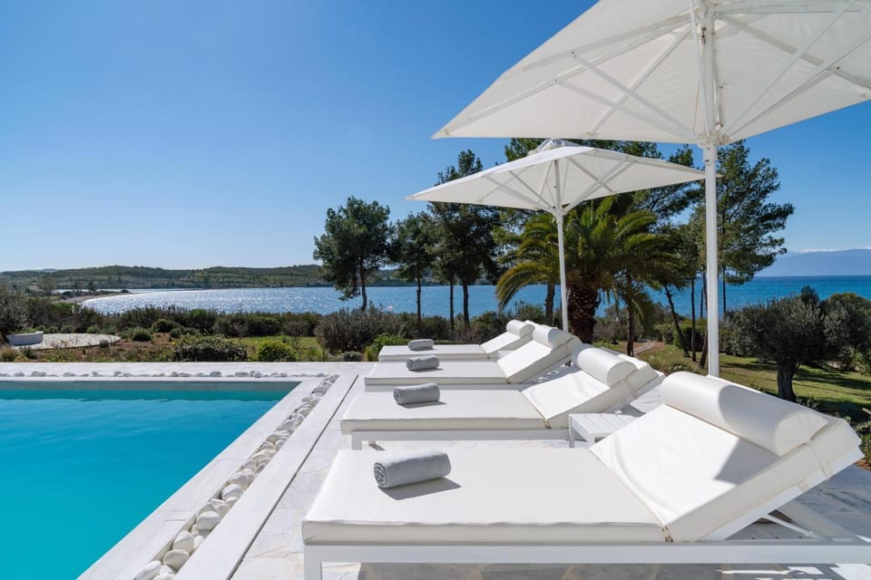 Patio, Day, Natural landscape, View (from property/room), Balcony/Terrace, Pool view, Sea view, Swimming pool, Swimming pool, sunbed