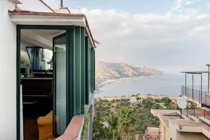 DIMORA DISIU - Jacuzzi & Sea View - 4 minuti a piedi dal centro House in Taormina
