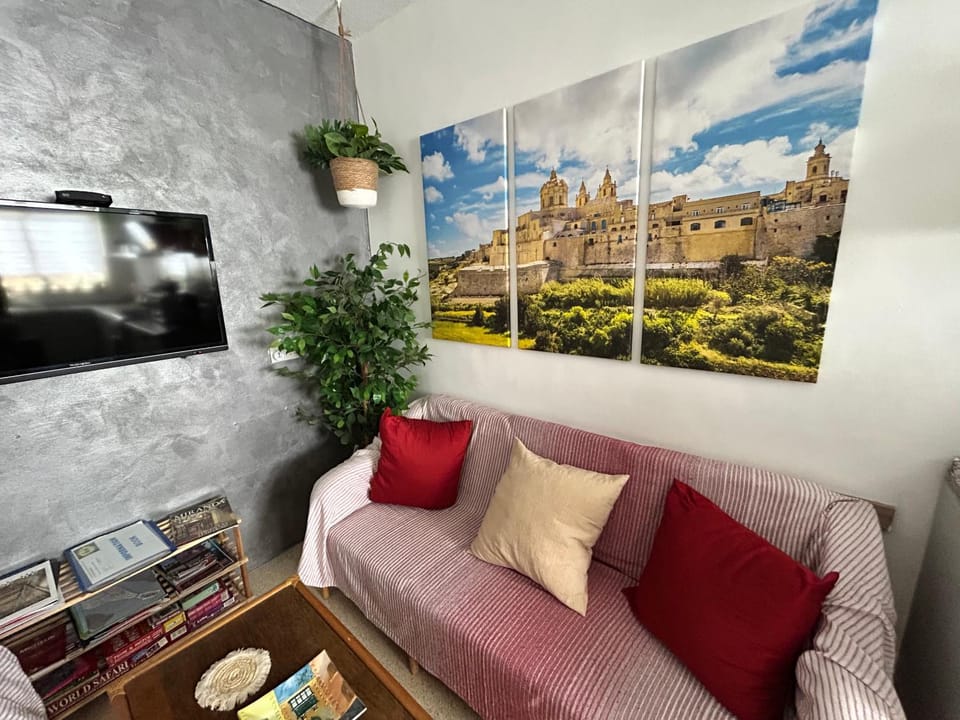 TV and multimedia, Seating area
