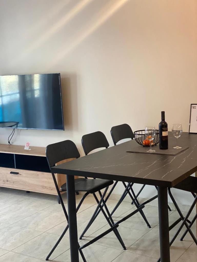 TV and multimedia, Dining area