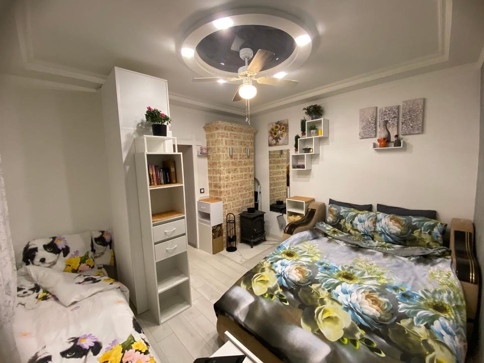Bed, Photo of the whole room, Bedroom
