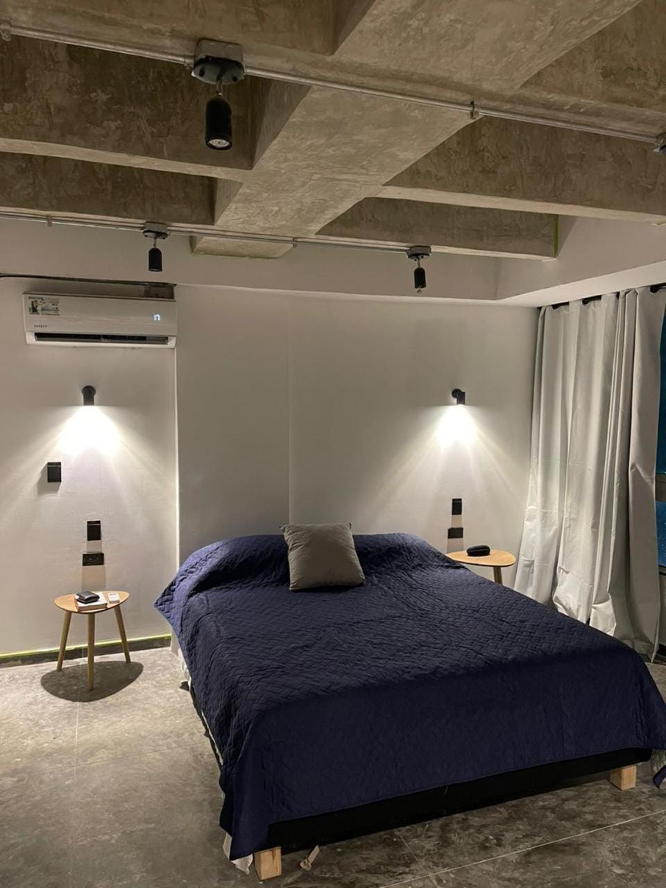 Bed, Bedroom, air conditioner