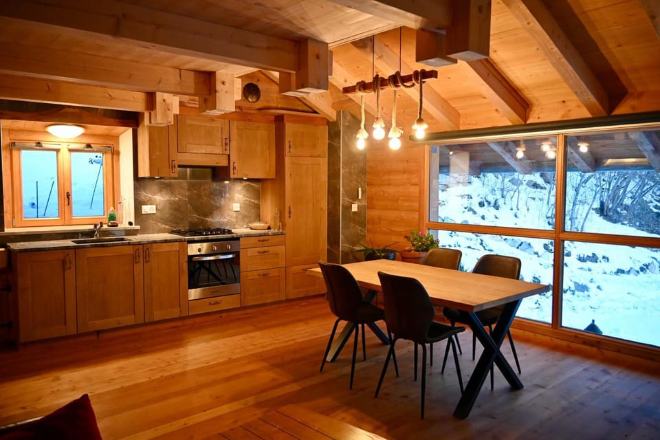 Nature et Sérénité Chez Allan Bed and Breakfast in Crans-Montana