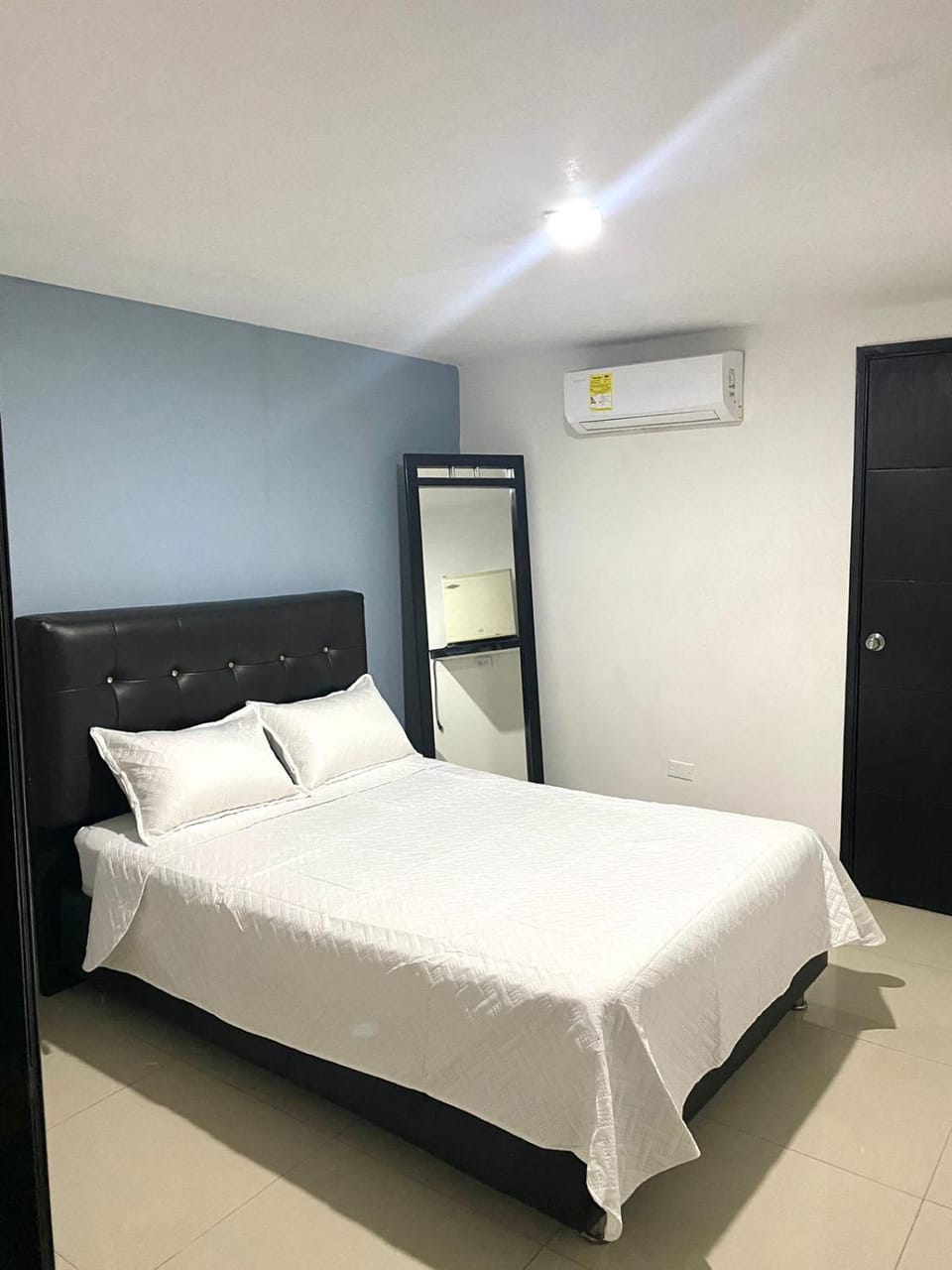 Bed, Bedroom, air conditioner