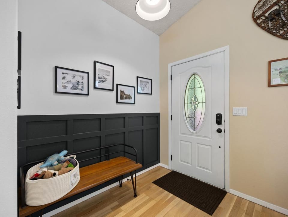 Blue Coconut - Meredith Lodging House in Mount Hood Village