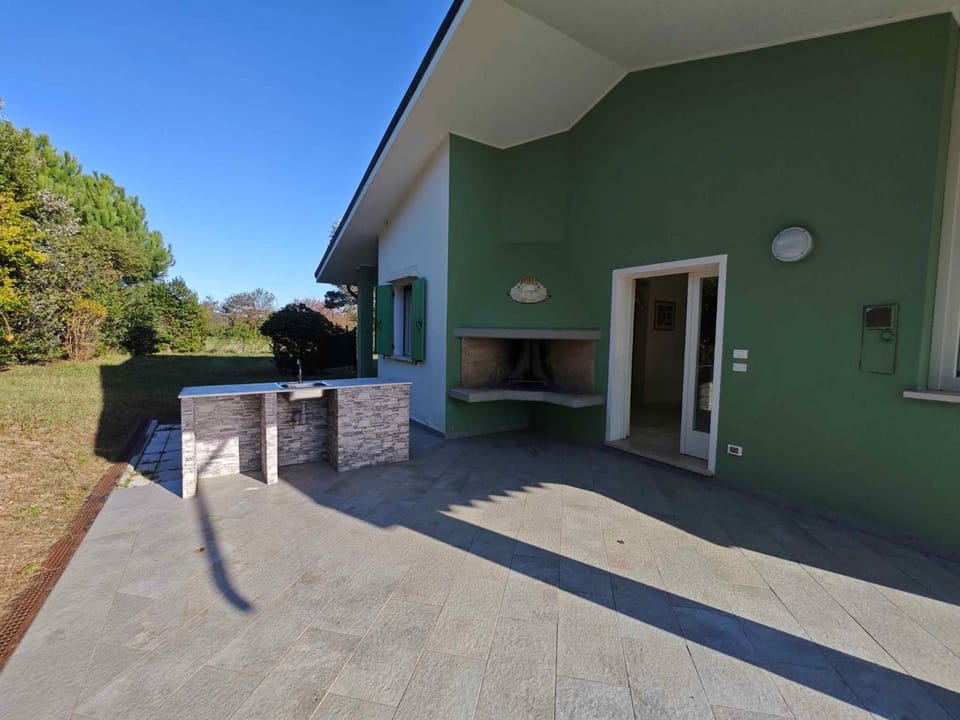 Property building, Summer, BBQ facilities, Garden