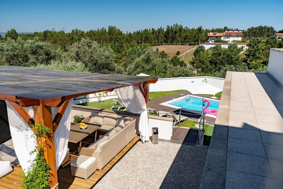 Patio, Day, View (from property/room), Balcony/Terrace, On site, Pool view, Area and facilities, Area and facilities, Swimming pool, Inner courtyard view, sunbed