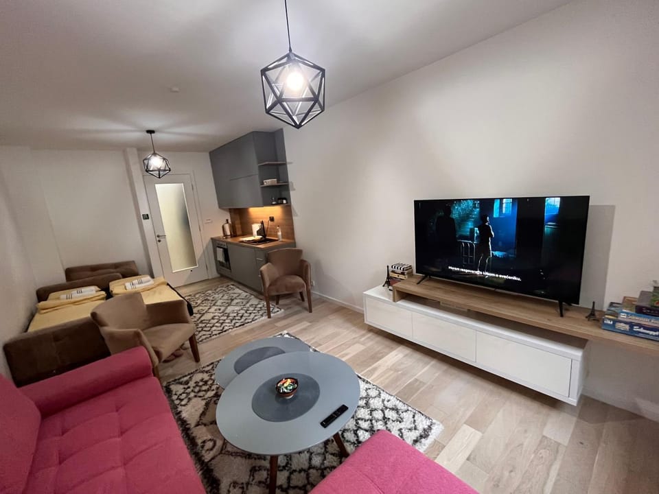 Communal lounge/ TV room, TV and multimedia, Living room, Seating area