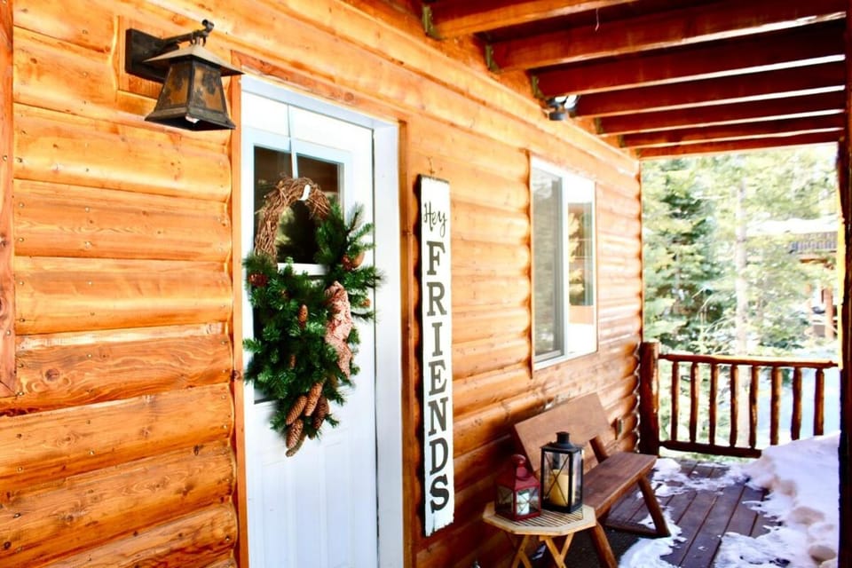 Tranquil Cabin - Private Hot Tub And Fire Pit! Cabin in Utah