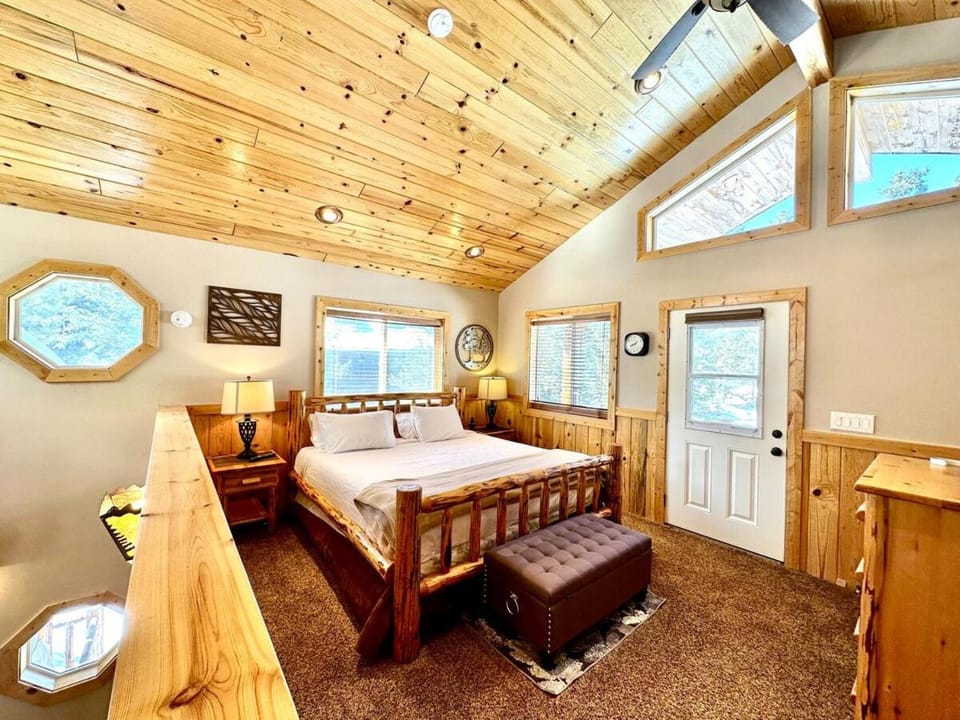 Tranquil Cabin - Private Hot Tub And Fire Pit! Cabin in Utah
