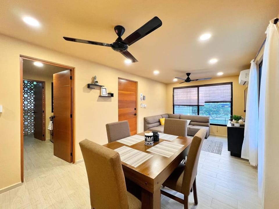 TV and multimedia, Living room, Seating area, Dining area, air conditioner