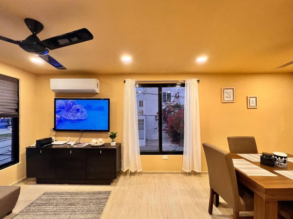 TV and multimedia, Dining area, air conditioner
