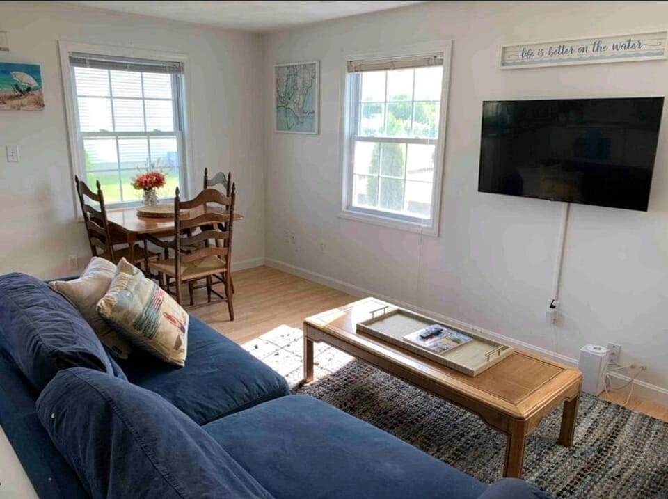 TV and multimedia, Living room, Dining area