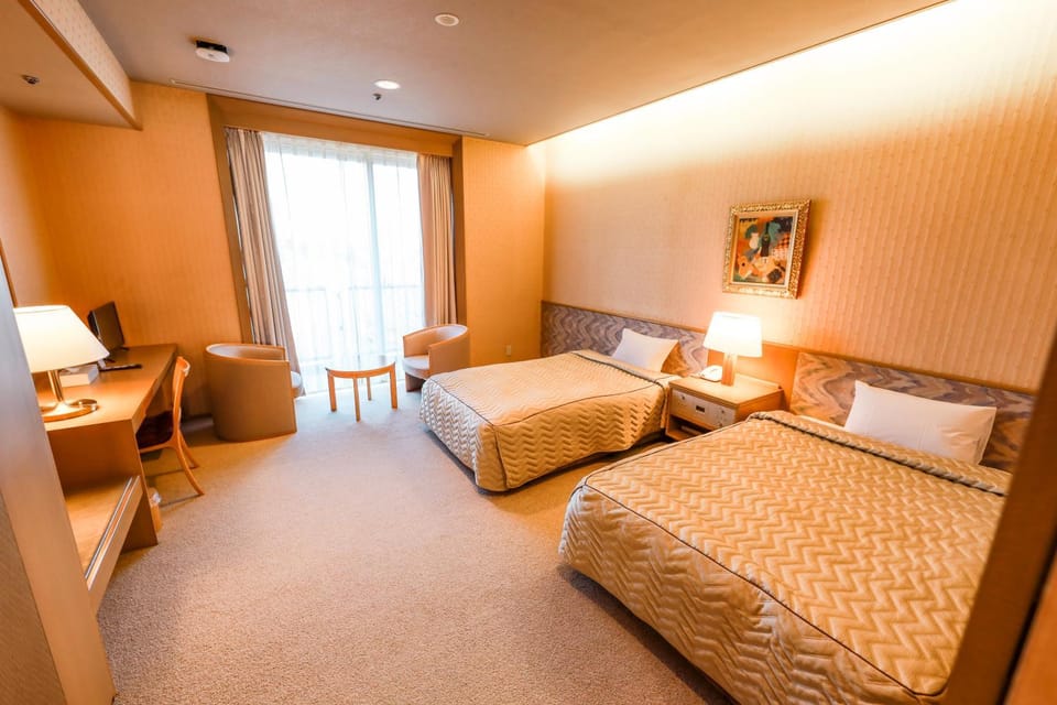 Bed, Living room, Photo of the whole room, Seating area, Bedroom
