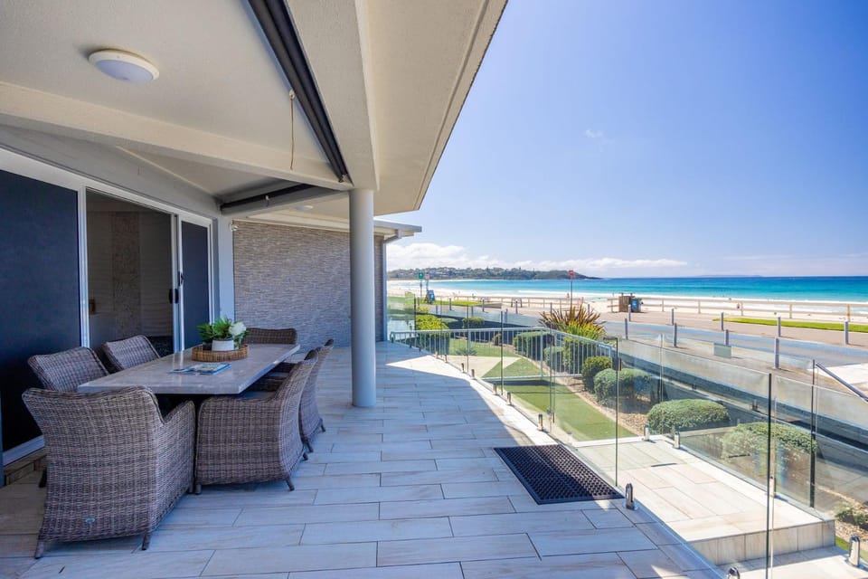 Day, Natural landscape, Balcony/Terrace, Seating area, Beach, Sea view