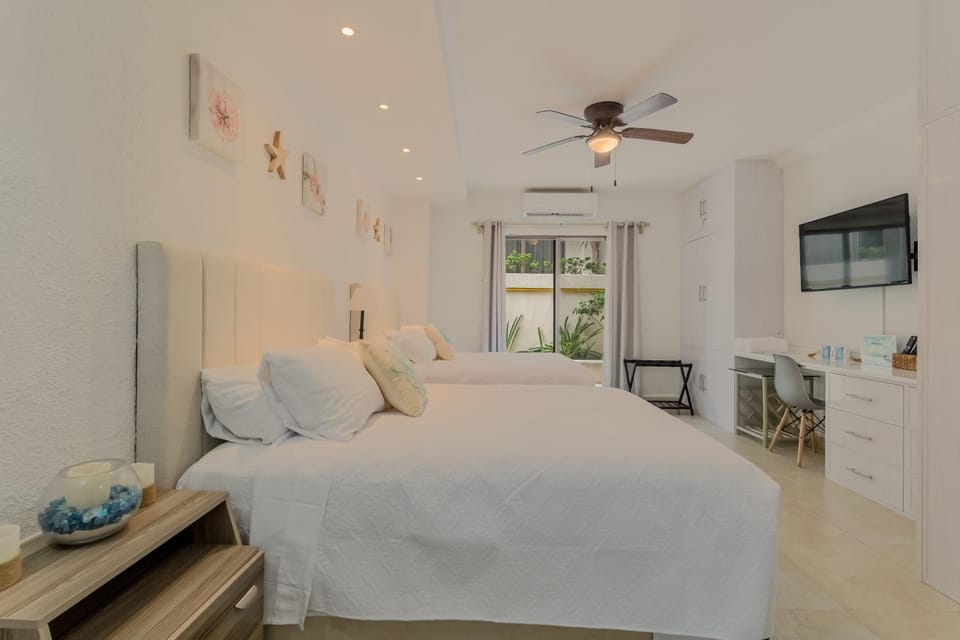 TV and multimedia, Photo of the whole room, Bedroom, air conditioner