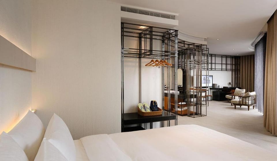 Seating area, Bedroom