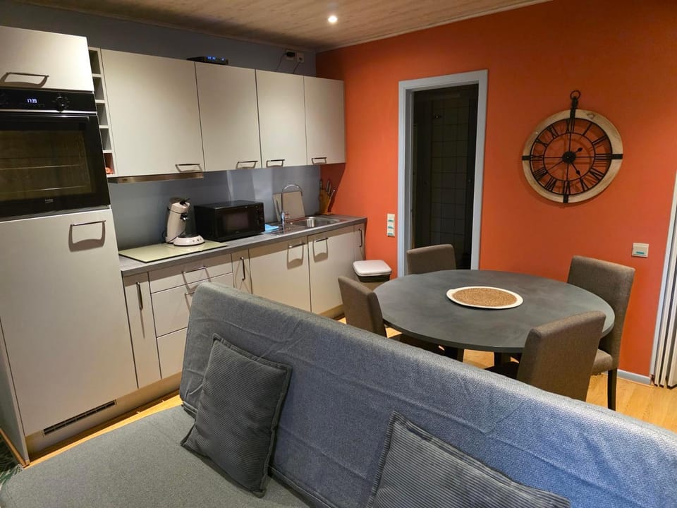 Le Rouge Gorge Curieux Apartment in Wallonia, Belgium