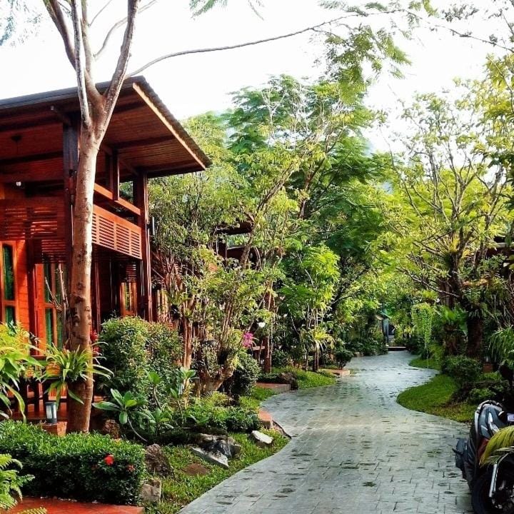 Areeya phubeach resort wooden house Coliving Coworking Chalet in Krabi Changwat