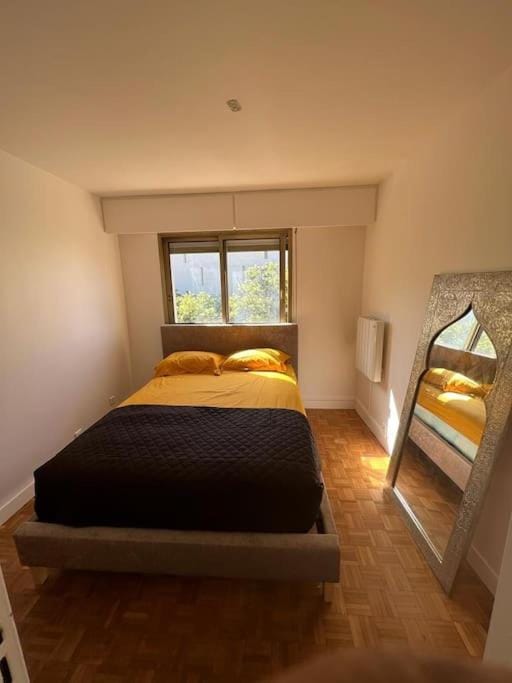 Entiry apartment, Private rooms in Paris Apartment in Paris