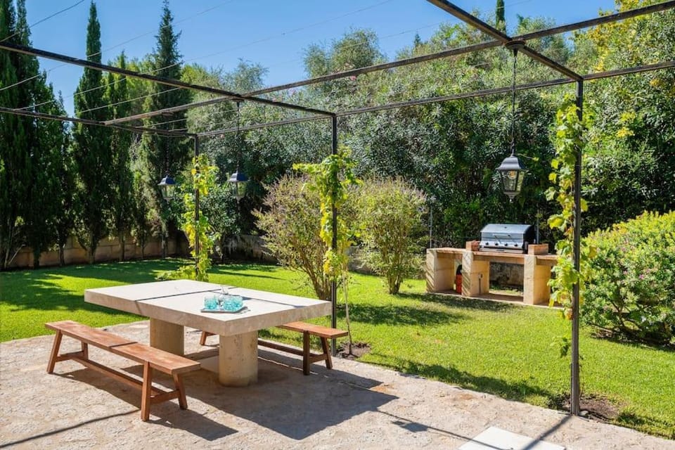 Ca Na Llorença Villa in Raiguer