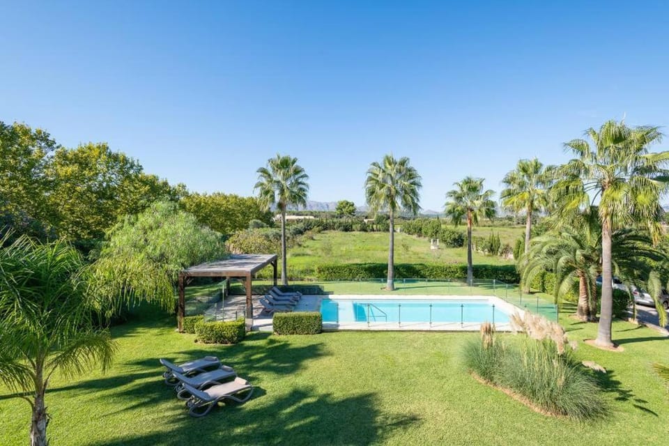 Ca Na Llorença Villa in Raiguer