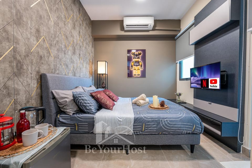Bed, TV and multimedia, air conditioner