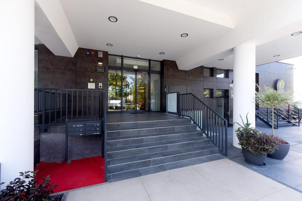 Facade/entrance, Day