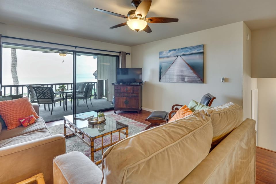 Kailua-Kona Coastal Condo with Lanai and Pool! Apartment in Holualoa