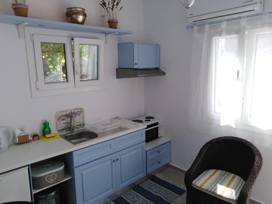 Kitchen or kitchenette, pet friendly, stove