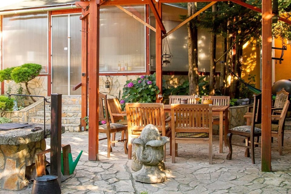 Patio, BBQ facilities, Garden, Balcony/Terrace