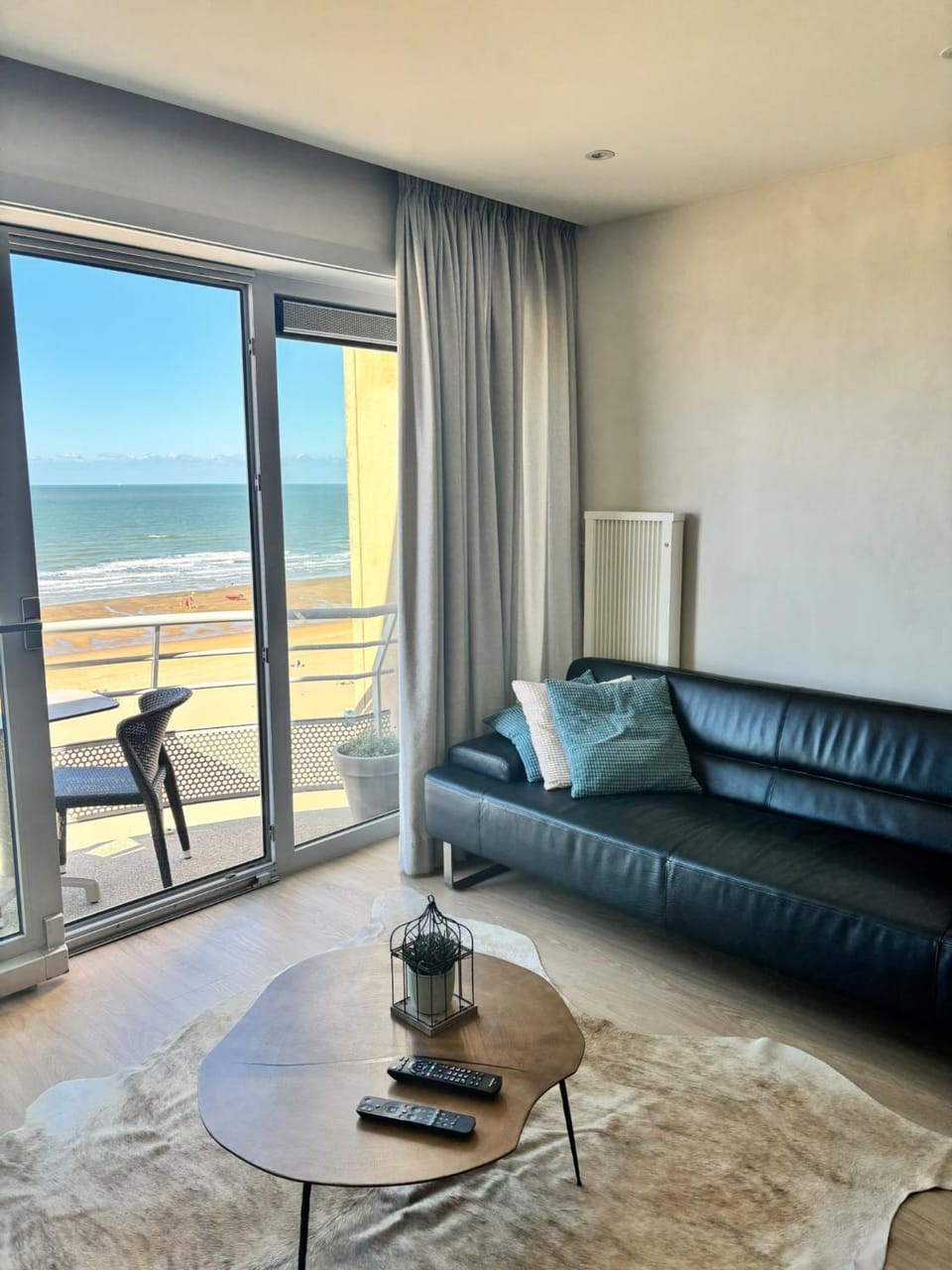 Appartement met zeezicht, zwembad & garage Apartment in Ostend