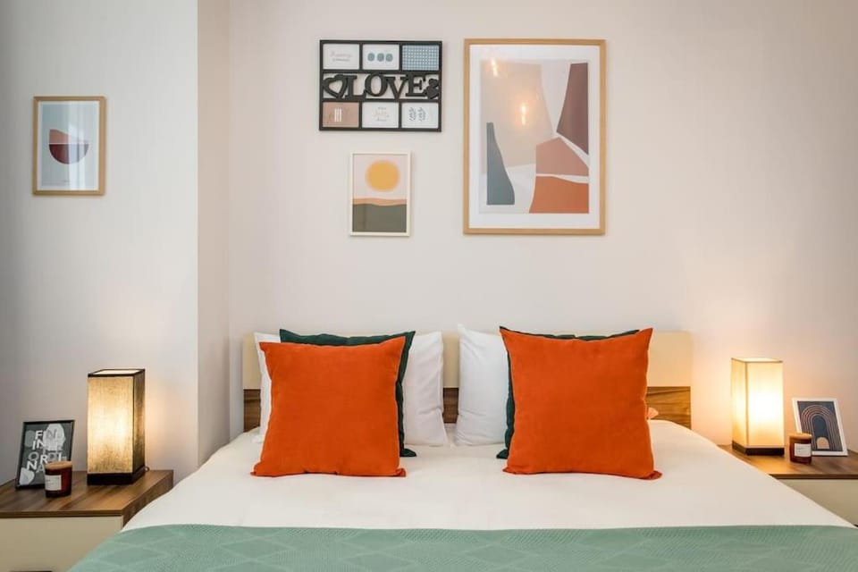 1-Bedroom Apartment with City Views - Balcony - 5 Min to Delisi Metro - Self Check-In - m2 Complex, Saburtalo Apartment in Tbilisi, Georgia
