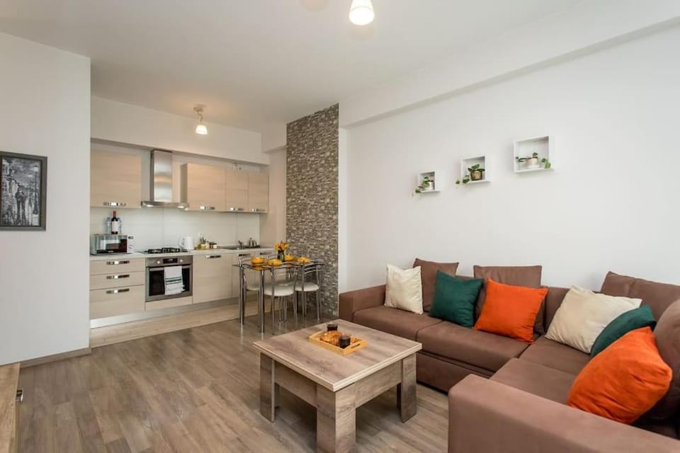 1-Bedroom Apartment with City Views - Balcony - 5 Min to Delisi Metro - Self Check-In - m2 Complex, Saburtalo Apartment in Tbilisi, Georgia