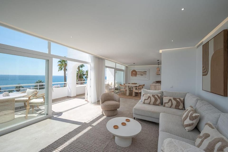 Miraflores Beachfront Penthouse Apartment in Costa del Sol