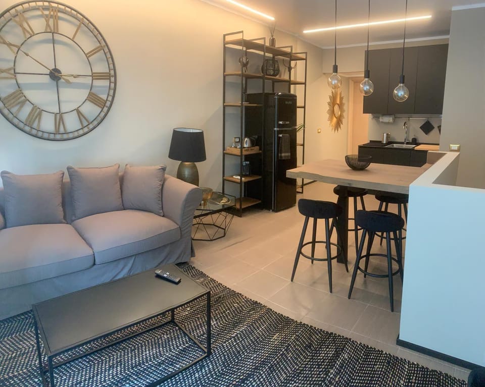 Kitchen or kitchenette, Living room, Dining area