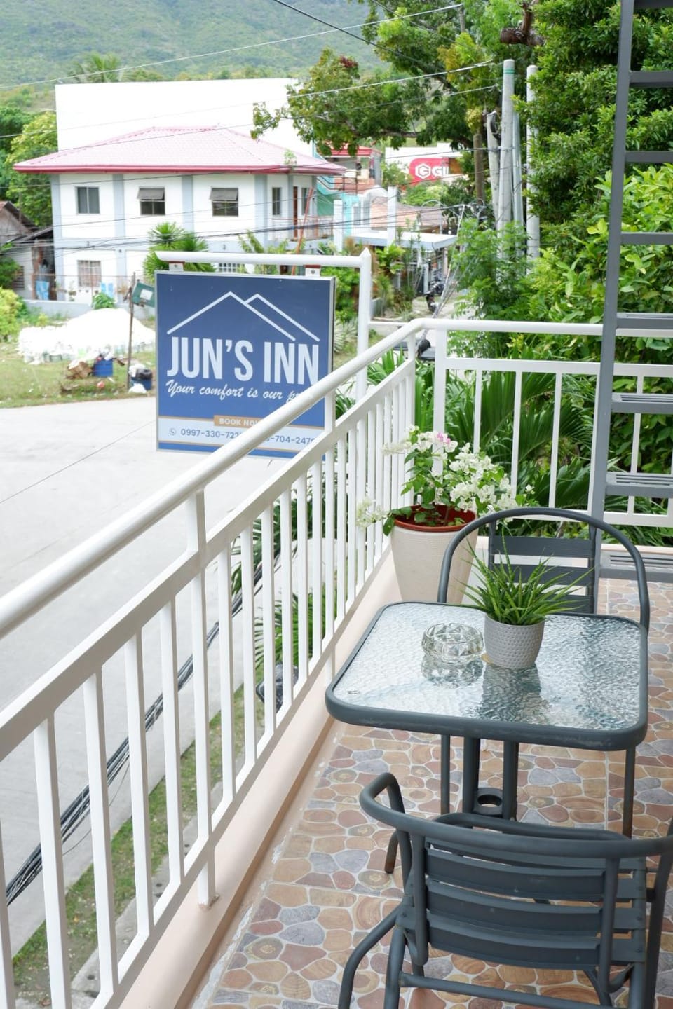 Property building, Patio, Day, Natural landscape, View (from property/room), Balcony/Terrace, Mountain view