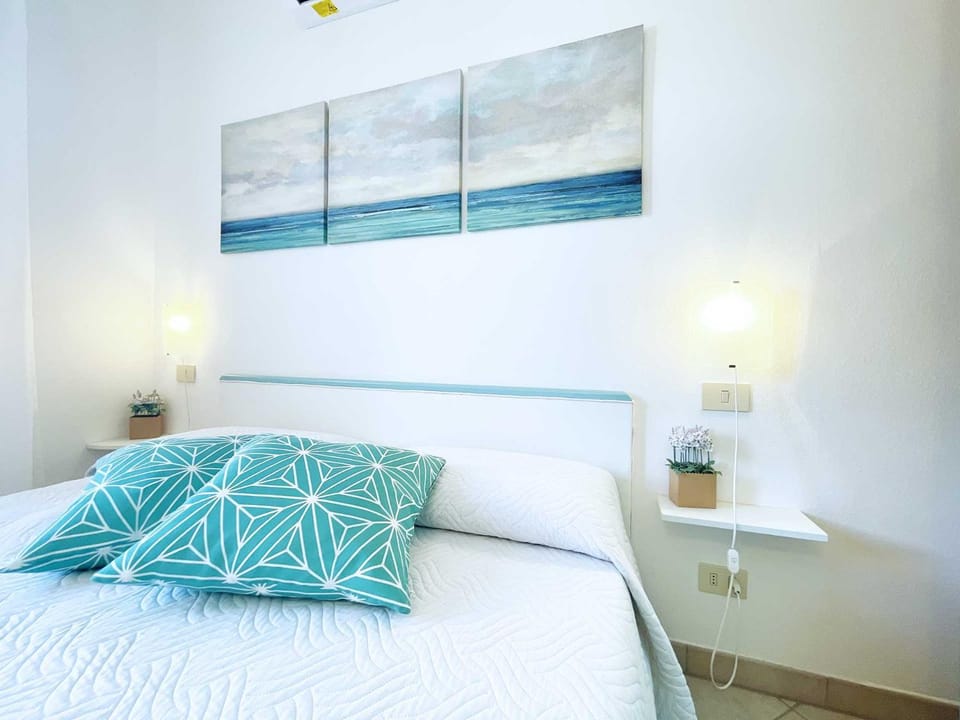 Bed, Decorative detail, Bedroom