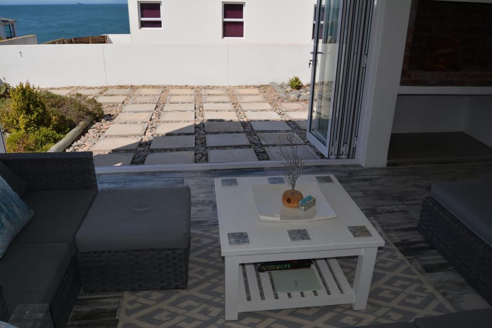 Patio, Sea view