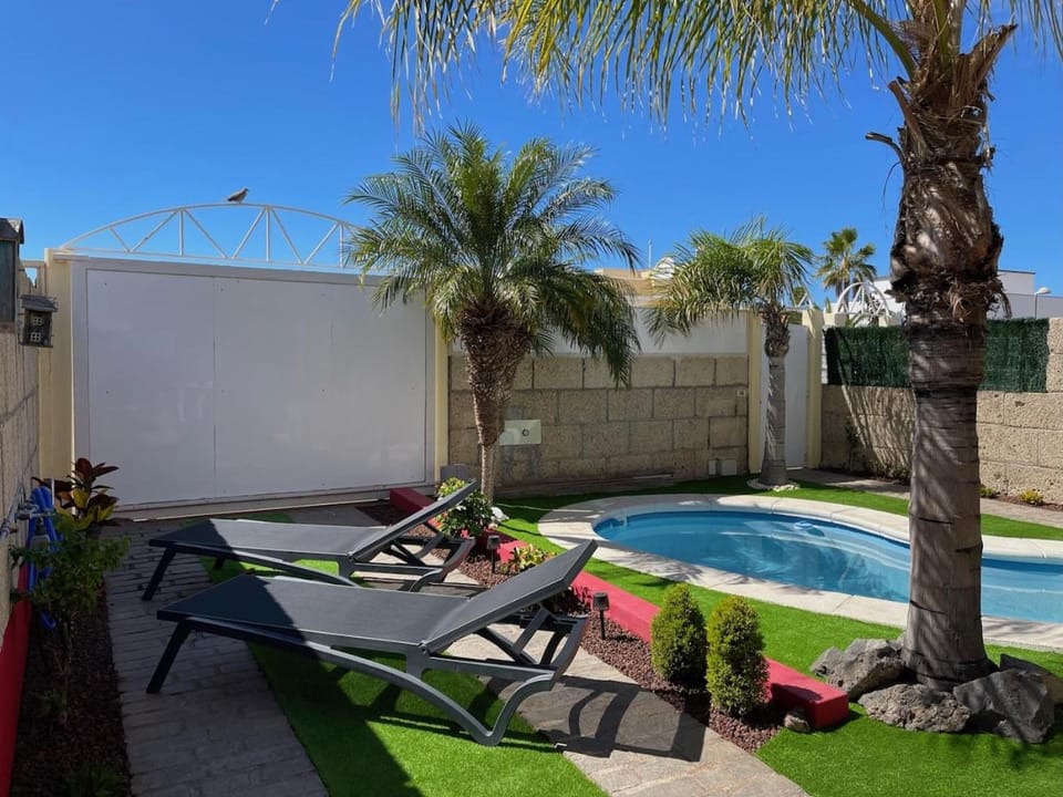 Garden, Swimming pool, sunbed