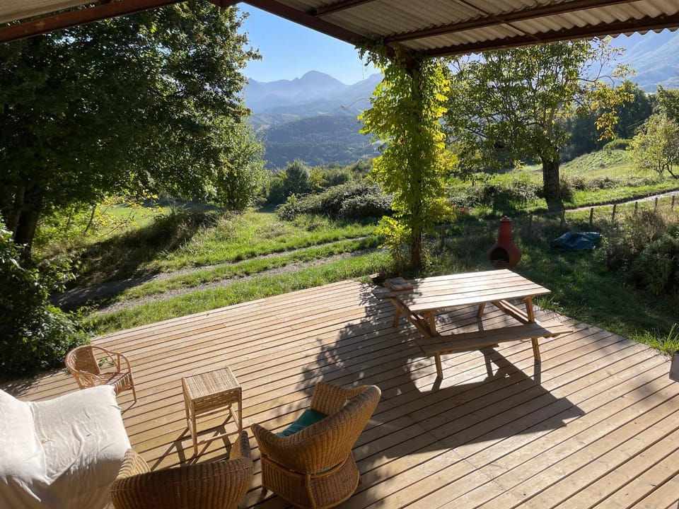 Gîtes du Puyjovent - Côté Vallée - à 15 minutes de Crest, vue panoramique, calme House in Provence