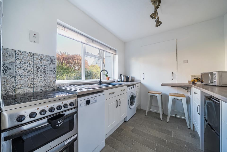 Kitchen or kitchenette, kitchen