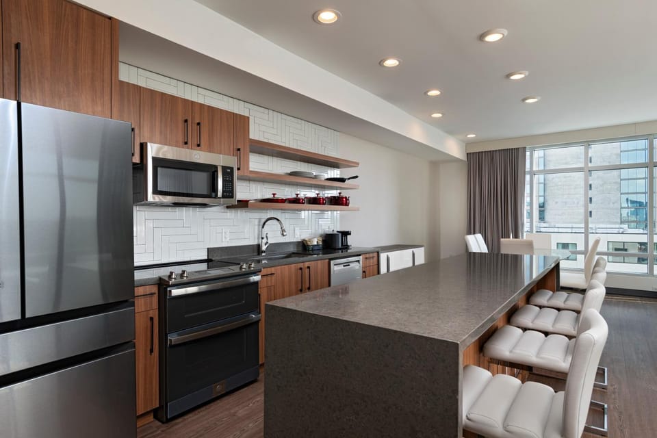Kitchen or kitchenette, Dining area, dishwasher, oven, stove