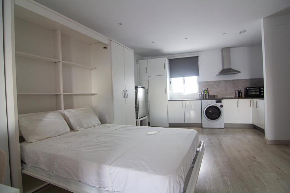 Bed, Living room