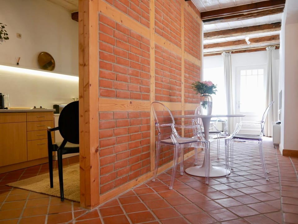Dining area, kitchen